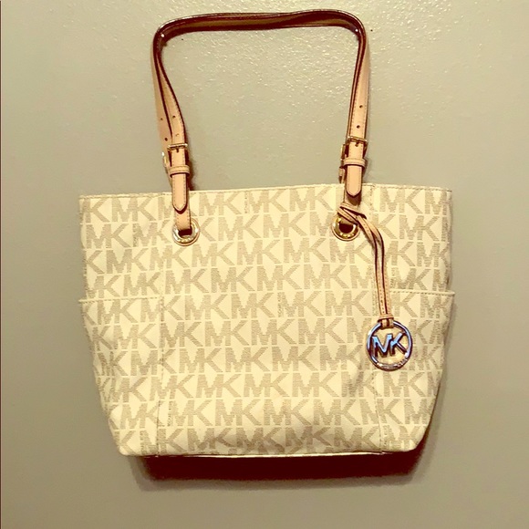 Michael Kors Purse - Picture 1 of 1
